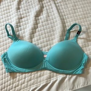VS “Body” Bra 40C